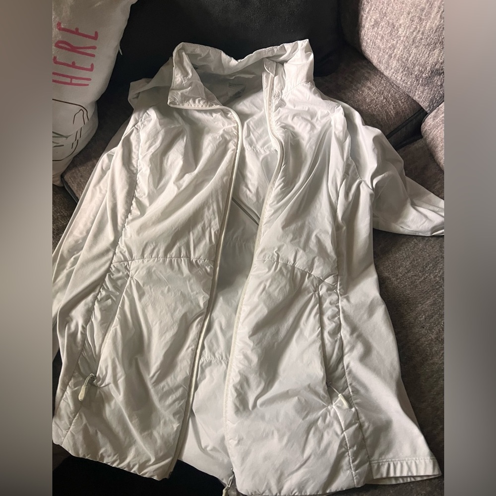 White zip Lg